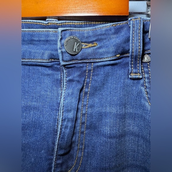Kut from the Kloth “Connie” Blue Skinny Jeans. Size 10 - Picture 5 of 7